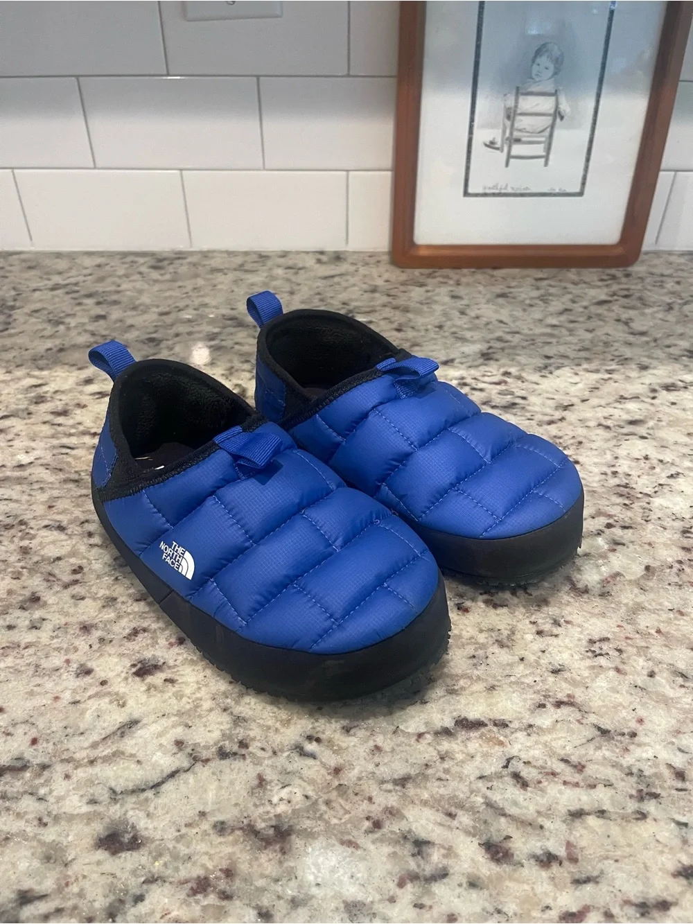 The North Face Kids size 2 THERMOBALL Traction Mules Slippers Blue Black Winter